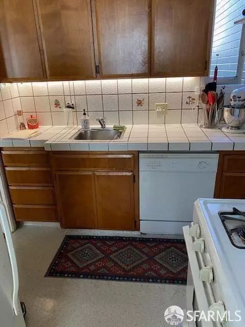 4642 18th St, San Francisco, CA 94114 photo 9