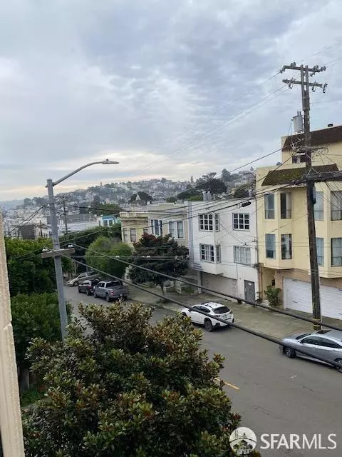 4642 18th St, San Francisco, CA 94114 photo 3