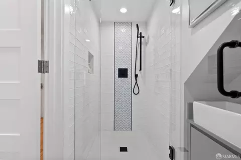 Bath - 326 Virginia Ave, San Francisco, CA 94110 photo 1 of 3
