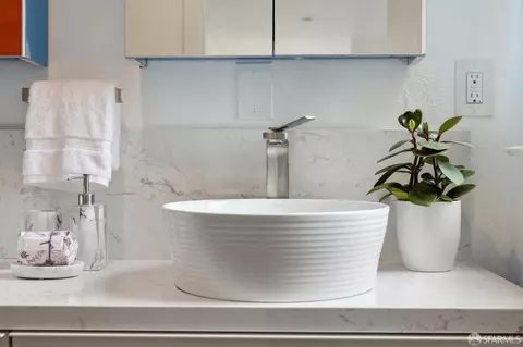 Bath - 327 18th Ave, San Francisco, CA 94121 photo 3 of 7