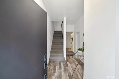 Entry Way - 327 18th Ave, San Francisco, CA 94121 photo 2 of 7