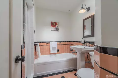 Bath - 2179 46th Ave, San Francisco, CA 94116 photo 2 of 4