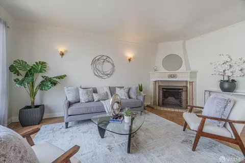 Living - 2179 46th Ave, San Francisco, CA 94116 photo 2 of 4
