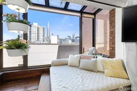 1022 Powell St #1, San Francisco, CA 94108