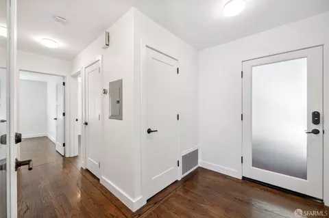 Entry Way - 3431 22nd St, San Francisco, CA 94110 photo 2 of 3