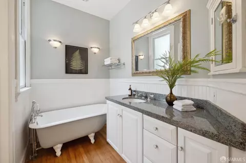 Bath - 627 Baker St, San Francisco, CA 94117 photo 1 of 5