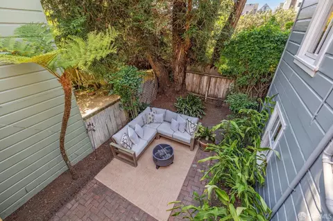 Exterior - 627 Baker St, San Francisco, CA 94117 photo 9 of 12