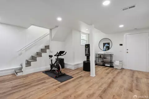 Entry Way - 627 Baker St, San Francisco, CA 94117 photo 4 of 5
