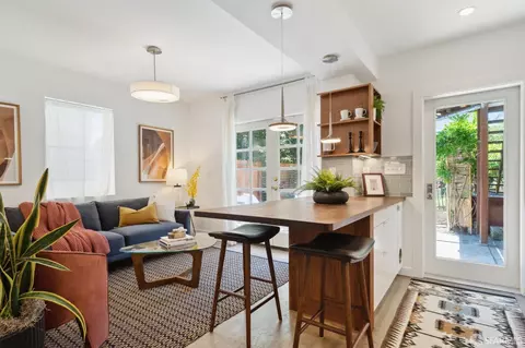 932 Hampshire St #A, San Francisco, CA 94110