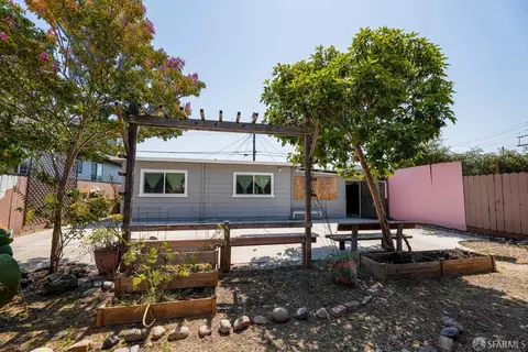 Exterior - 729 7th St, Richmond, CA 94801 photo 2 of 2