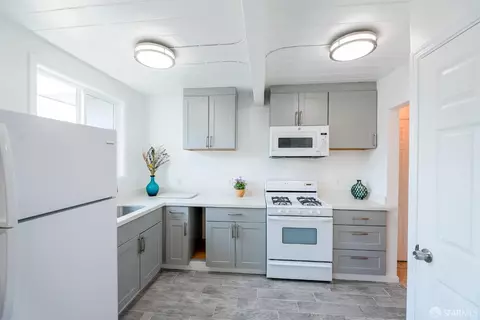 Kitchen - 729 7th St, Richmond, CA 94801 photo 1 of 2