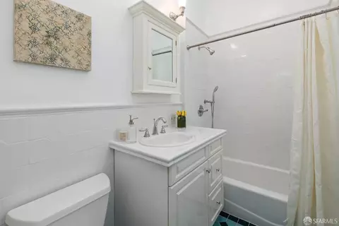 Bath - 480 29th St, San Francisco, CA 94131 photo 1 of 1