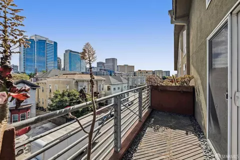 Exterior - 675 8th St #14, Oakland, CA 94607 photo 1 of 2