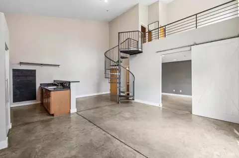 Living - 675 8th St #14, Oakland, CA 94607 photo 4 of 9