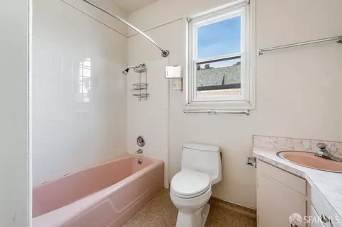 Bath - 64 Mars St, San Francisco, CA 94114 photo 1 of 2