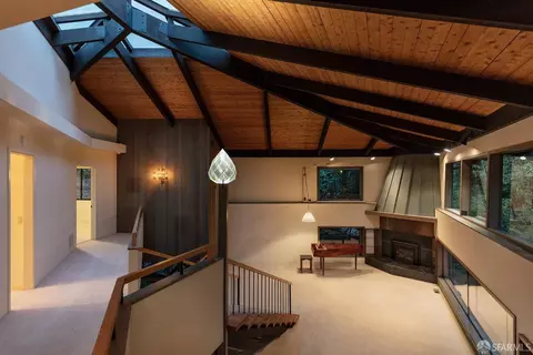 38 Sunset Dr, Berkeley, CA 94707