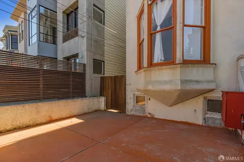 Exterior - 108 Chattanooga St, San Francisco, CA 94114 photo 5 of 7