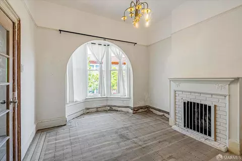 Living - 108 Chattanooga St, San Francisco, CA 94114 photo 6 of 6