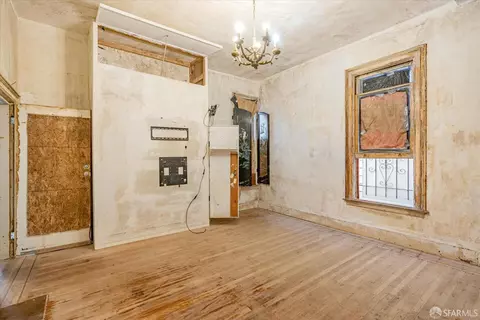 Living - 108 Chattanooga St, San Francisco, CA 94114 photo 5 of 6
