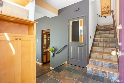 733 Frederick St, San Francisco, CA 94117