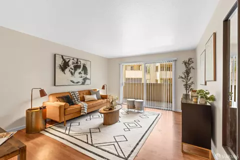 Living - 1510 E St #20, Hayward, CA 94541 photo 2 of 5