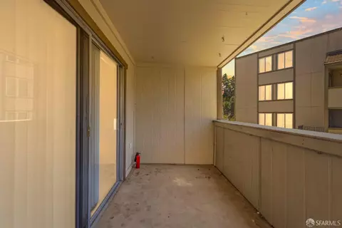 Exterior - 1510 E St #20, Hayward, CA 94541 photo 3 of 4