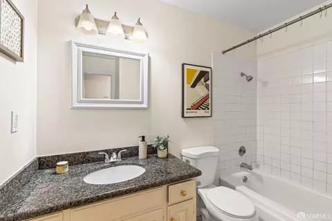 Bath - 1510 E St #20, Hayward, CA 94541 photo 1 of 1