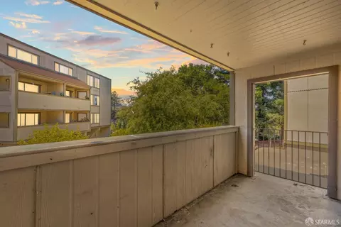 Exterior - 1510 E St #20, Hayward, CA 94541 photo 1 of 4