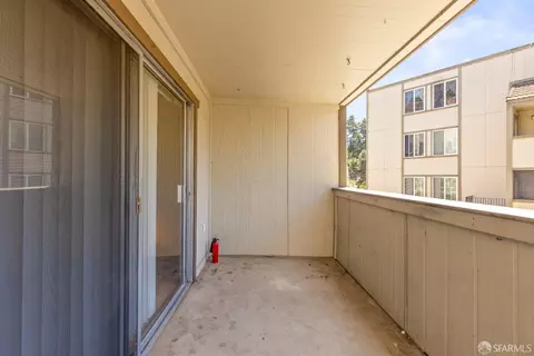 Exterior - 1510 E St #20, Hayward, CA 94541 photo 4 of 4