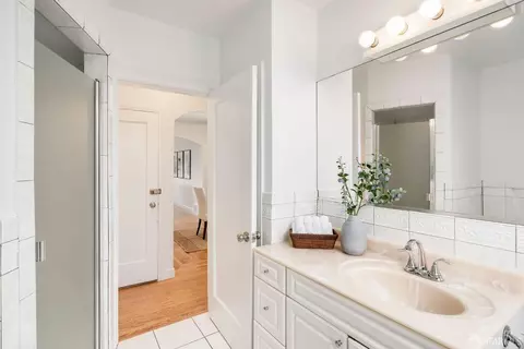 Bath - 1450 Diamond St, San Francisco, CA 94131 photo 2 of 3