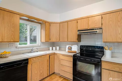 Kitchen - 1450 Diamond St, San Francisco, CA 94131 photo 1 of 4