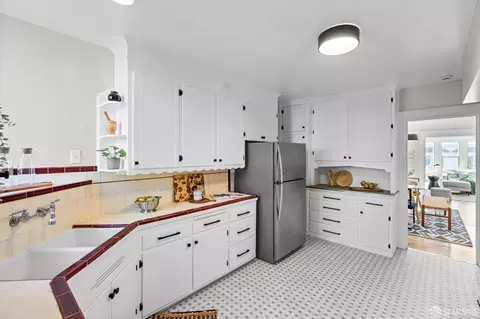 355 Edinburgh St, San Francisco, CA 94112 photo 13
