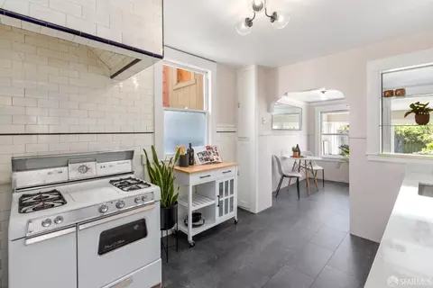 Kitchen - 140 Allison St, San Francisco, CA 94112 photo 2 of 5