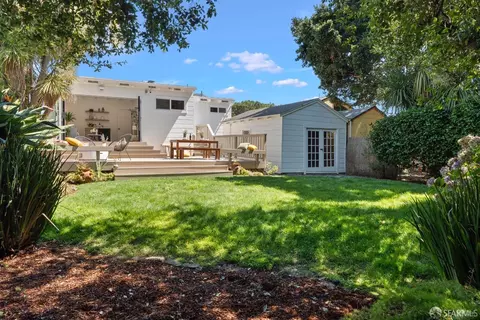 4427 Montgomery St, Oakland, CA 94611