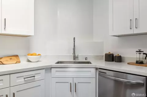 32 St Charles Ave, San Francisco, CA 94132 photo 16
