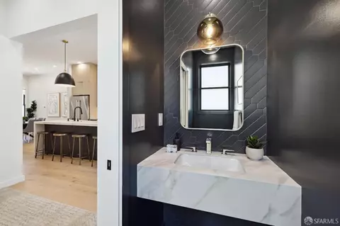 2720 20th St, San Francisco, CA 94110 photo 17