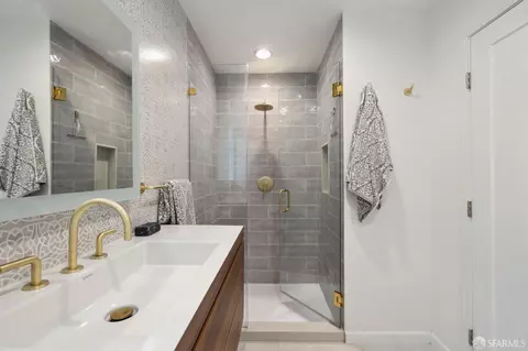 Bath - 25 Forest Side Ave, San Francisco, CA 94127 photo 4 of 4