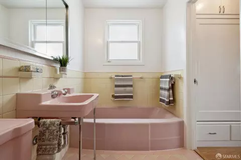 Bath - 1555 Eucalyptus Dr, San Francisco, CA 94132 photo 2 of 3