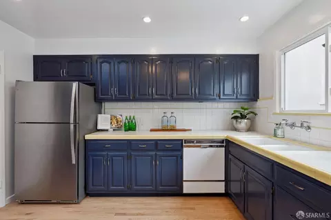 Kitchen - 1555 Eucalyptus Dr, San Francisco, CA 94132 photo 5 of 6