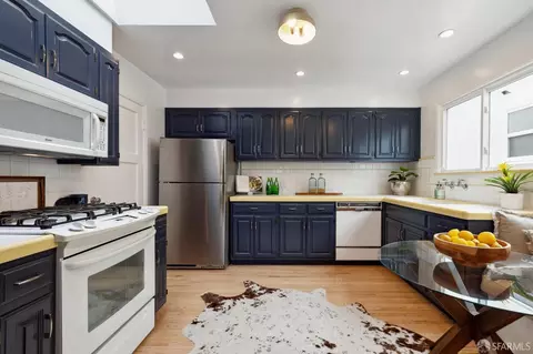 Kitchen - 1555 Eucalyptus Dr, San Francisco, CA 94132 photo 4 of 6