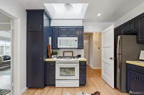 Kitchen - 1555 Eucalyptus Dr, San Francisco, CA 94132 photo 6 of 6