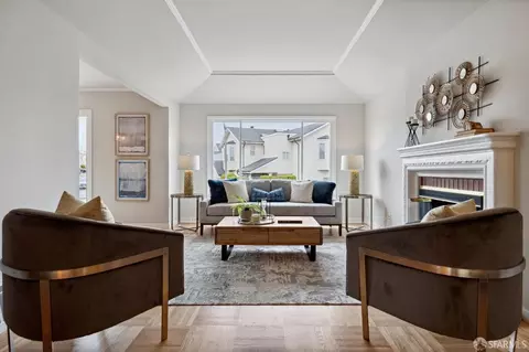 Living - 1555 Eucalyptus Dr, San Francisco, CA 94132 photo 2 of 6