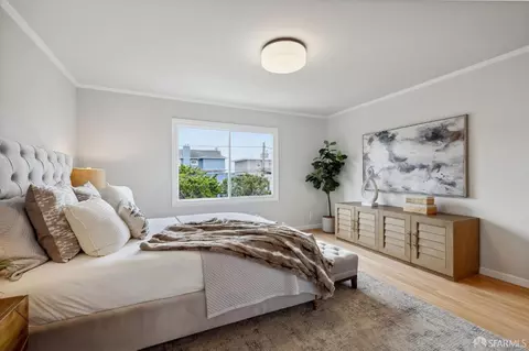 Bedroom - 1555 Eucalyptus Dr, San Francisco, CA 94132 photo 2 of 9