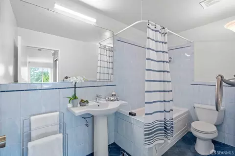 Bath - 950 Duncan St #206E, San Francisco, CA 94131 photo 1 of 3