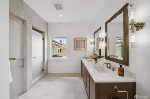 Bath - 2518 Etna St, Berkeley, CA 94704 photo 2 of 10