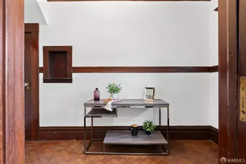 Entry Way - 505 23rd Ave, San Francisco, CA 94121 photo 3 of 7