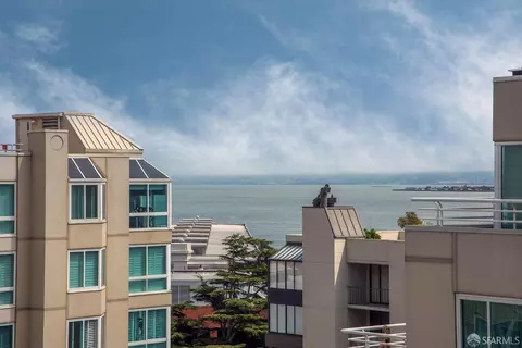 240 Lombard St #835, San Francisco, CA 94111