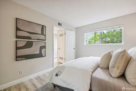 Bedroom - 1099 Oddstad Blvd, Pacifica, CA 94044 photo 4 of 6