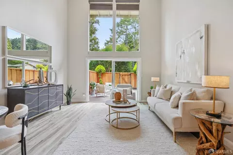 1099 Oddstad Blvd, Pacifica, CA 94044