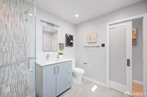 Bath - 160 Marview Way, San Francisco, CA 94131 photo 4 of 5